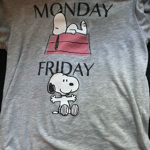 Peanuts - Snoopy shirt